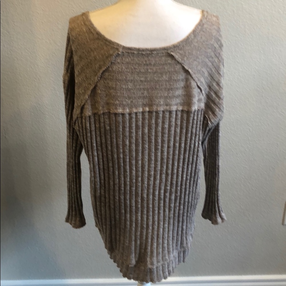 Women’s Ruff Hewn Khaki Sweater - Picture 3 of 5